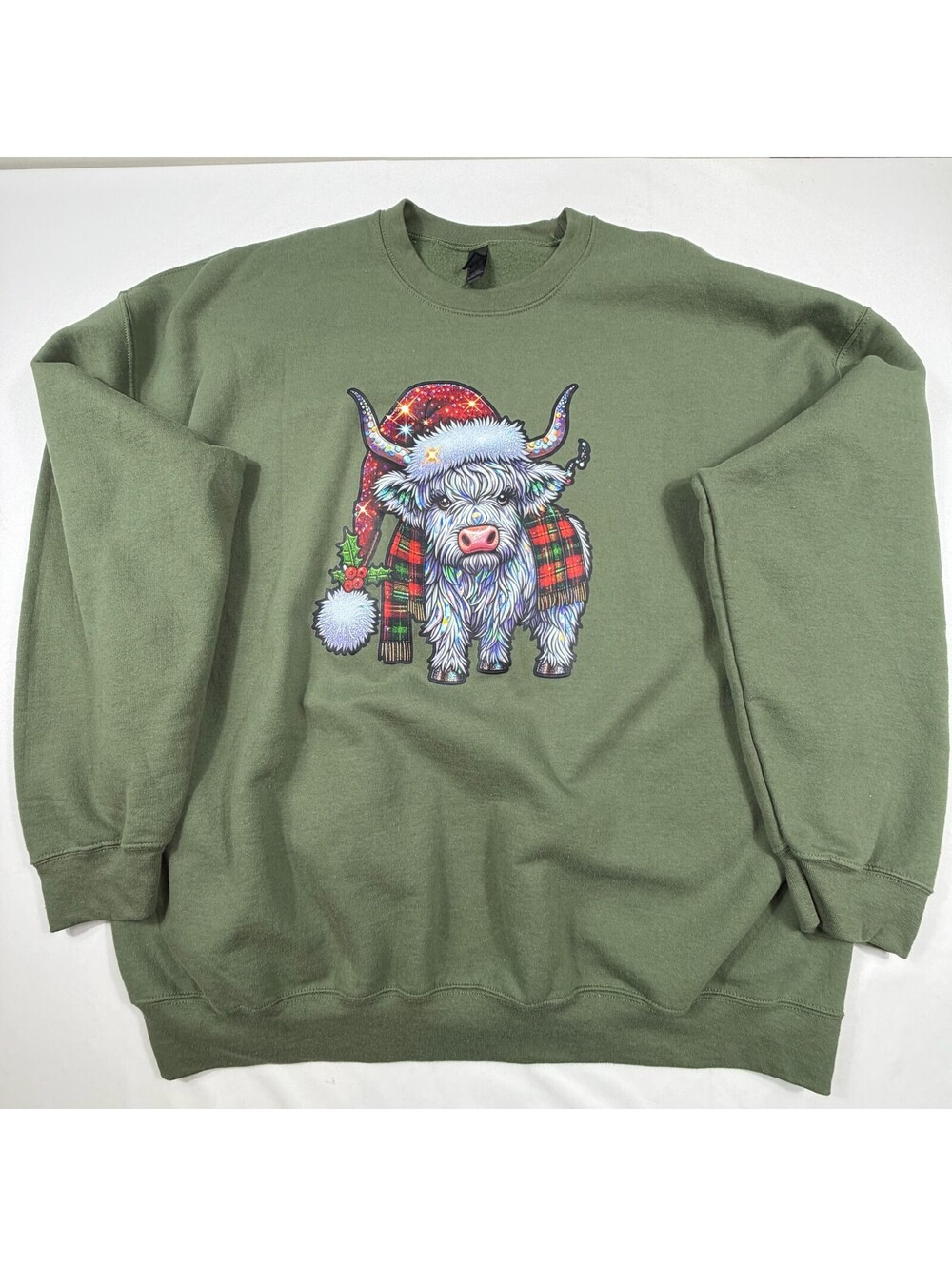 Gildan Heavy Blend 3XL Olive Green Crewneck Sweatshirt with Festive Highland Cow